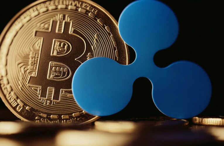 Která investice bude v roce 2025 lepší: XRP, dogecoin, nebo bitcoin?