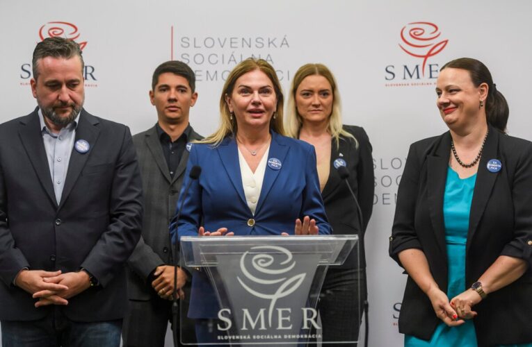 Europoslanci za Smer chceli ísť k socialistom, no hlasujú ako extrémisti okolo Uhríka