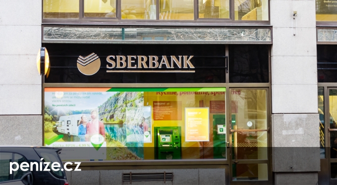 Ve zkrachovalé Sberbank zůstaly miliony. Čas na výběr se krátí